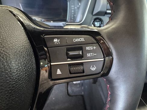 Used 2023 Honda Pilot Elite image 16