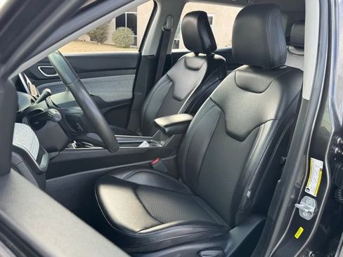 Used 2022 Jeep Compass Latitude image 28