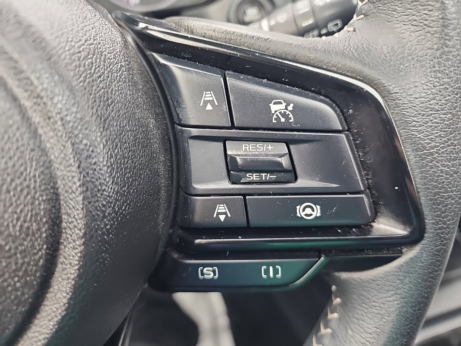 Used 2025 Subaru Forester Premium AWD/4WD image 18