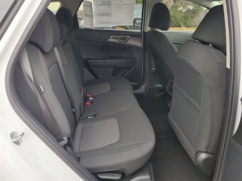 New 2026 Kia Sportage LX image 12