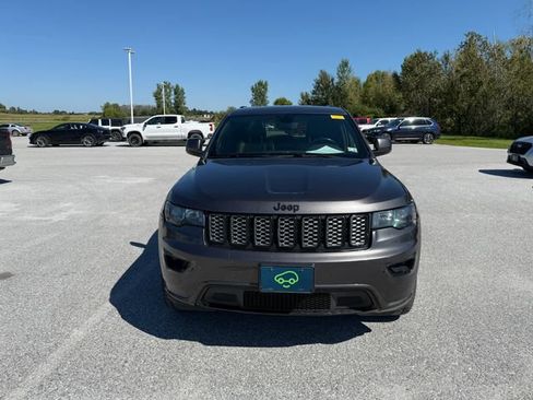 Used 2019 Jeep Grand Cherokee Altitude AWD/4WD image 8