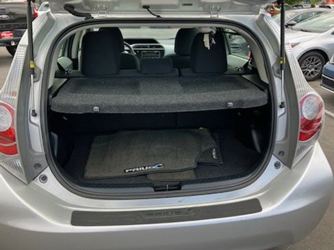 Used 2012 Toyota Prius C One image 9
