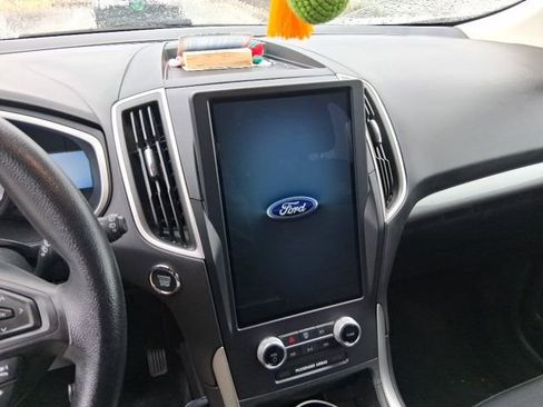 Used 2021 Ford Edge SE FWD image 9