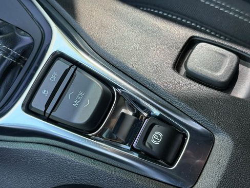 Used 2021 Chevrolet Camaro LT w/ Technology Package image 28