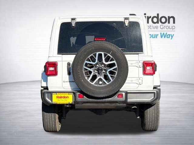 Used 2025 Jeep Wrangler Unlimited Sahara AWD/4WD image 5