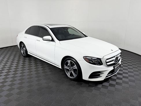 Used 2019 Mercedes-Benz E 300 4MATIC w/ Premium 1 Package image 5