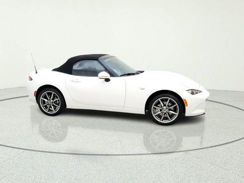 Used 2022 MAZDA MX-5 Miata Grand Touring w/ Weather Package RWD image 6