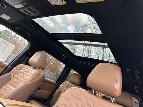 New 2025 Nissan Armada Platinum Reserve image 17