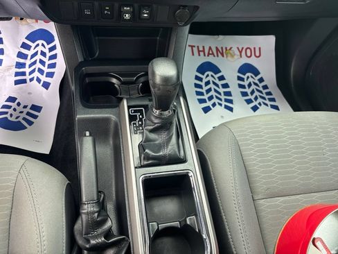 Used 2019 Toyota Tacoma SR5 RWD image 24
