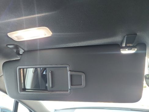 New 2026 Porsche Macan image 38