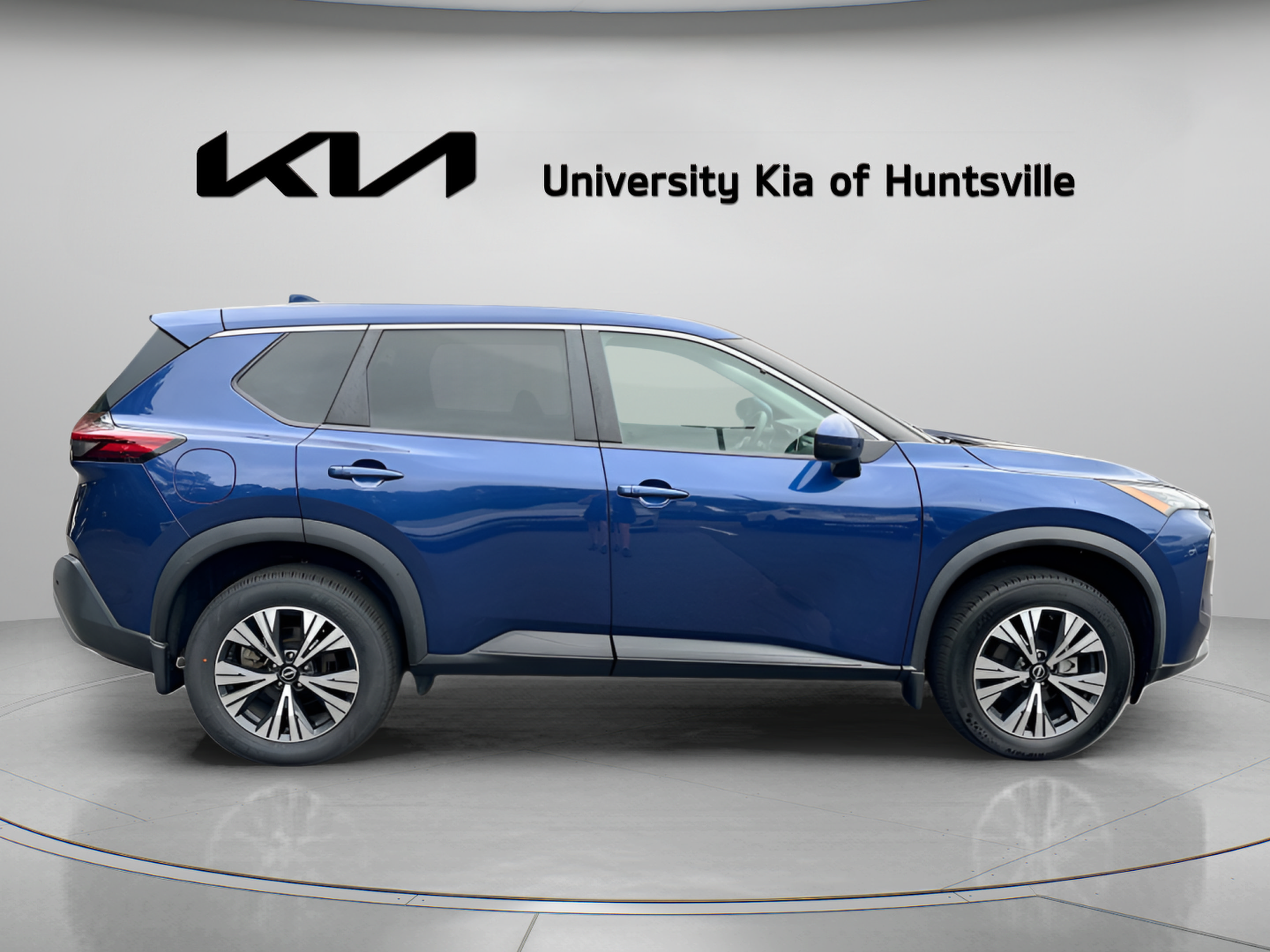 Used 2022 Nissan Rogue SV FWD image 9