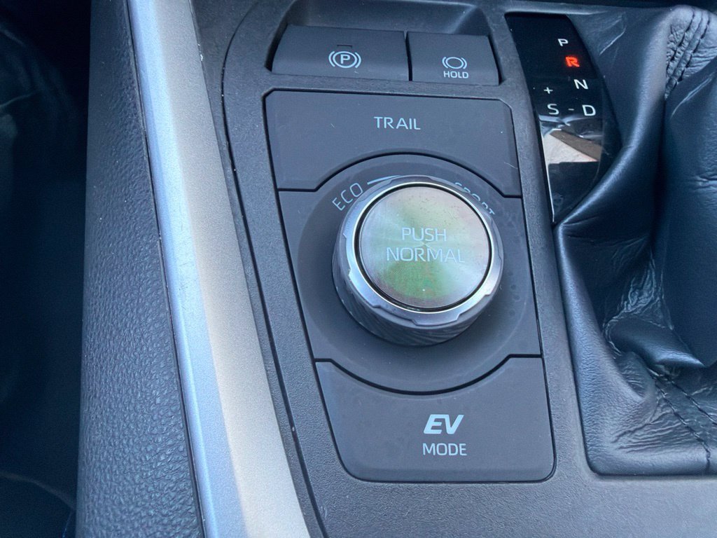 Used 2022 Toyota RAV4 XSE AWD/4WD image 23
