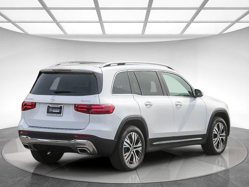 New 2026 Mercedes-Benz GLB 250 4MATIC image 4