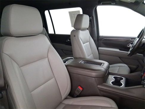 Used 2021 Chevrolet Suburban LT image 14