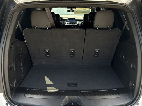 Used 2022 Chevrolet Tahoe LT w/ LT Signature Package image 11