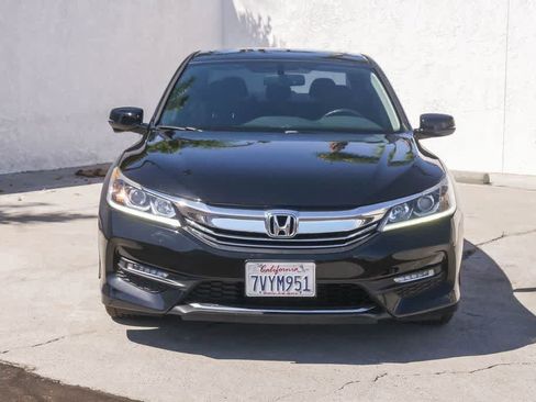 Used 2017 Honda Accord EX-L image 2