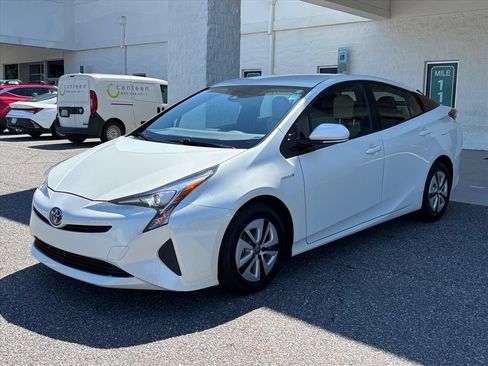 Used 2017 Toyota Prius Four FWD image 23