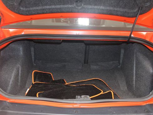 Used 2016 Dodge Challenger R/T Scat Pack w/ Leather Interior Group image 16