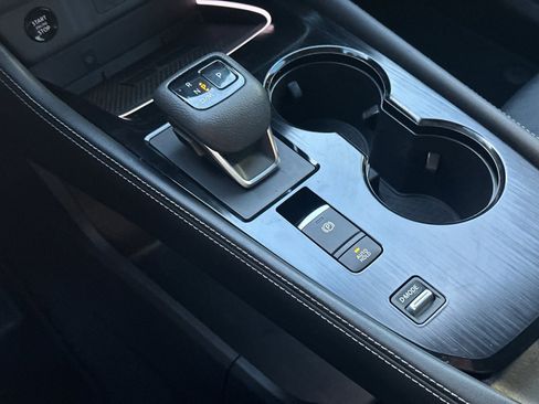 Certified 2024 Nissan Rogue Platinum image 31