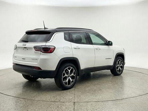 Used 2025 Jeep Compass Limited image 7