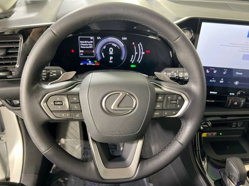 Used 2022 Lexus NX 350h image 11