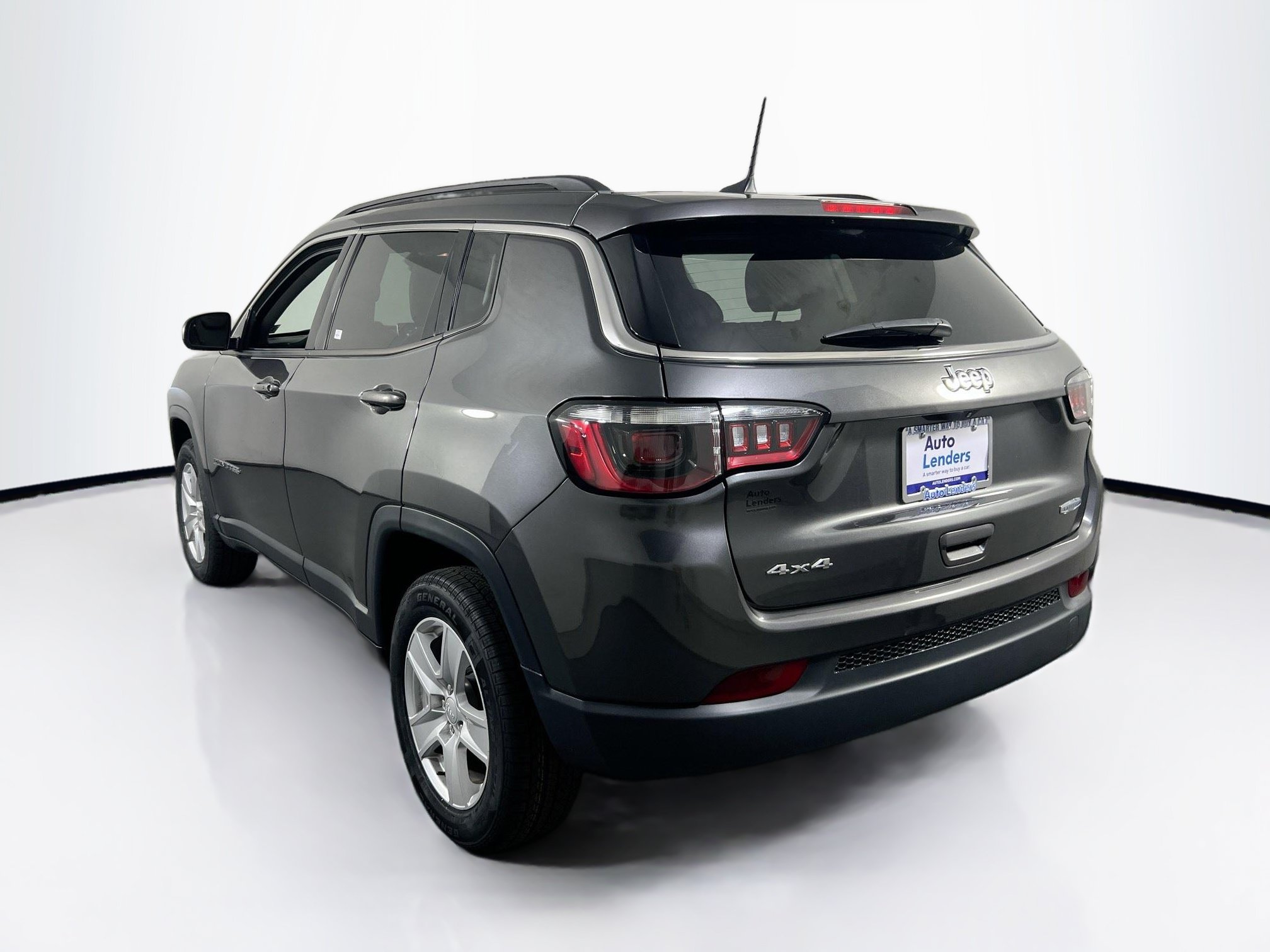 Used 2022 Jeep Compass Latitude AWD/4WD image 7