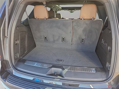 Used 2023 Chevrolet Tahoe High Country image 8