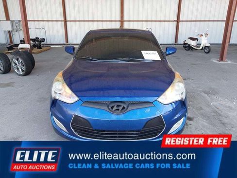 Used 2017 Hyundai Veloster Value Edition FWD image 12
