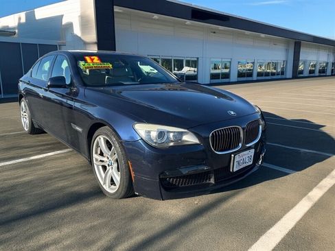 Used 2012 BMW 750i w/ M Sport Pkg RWD image 22