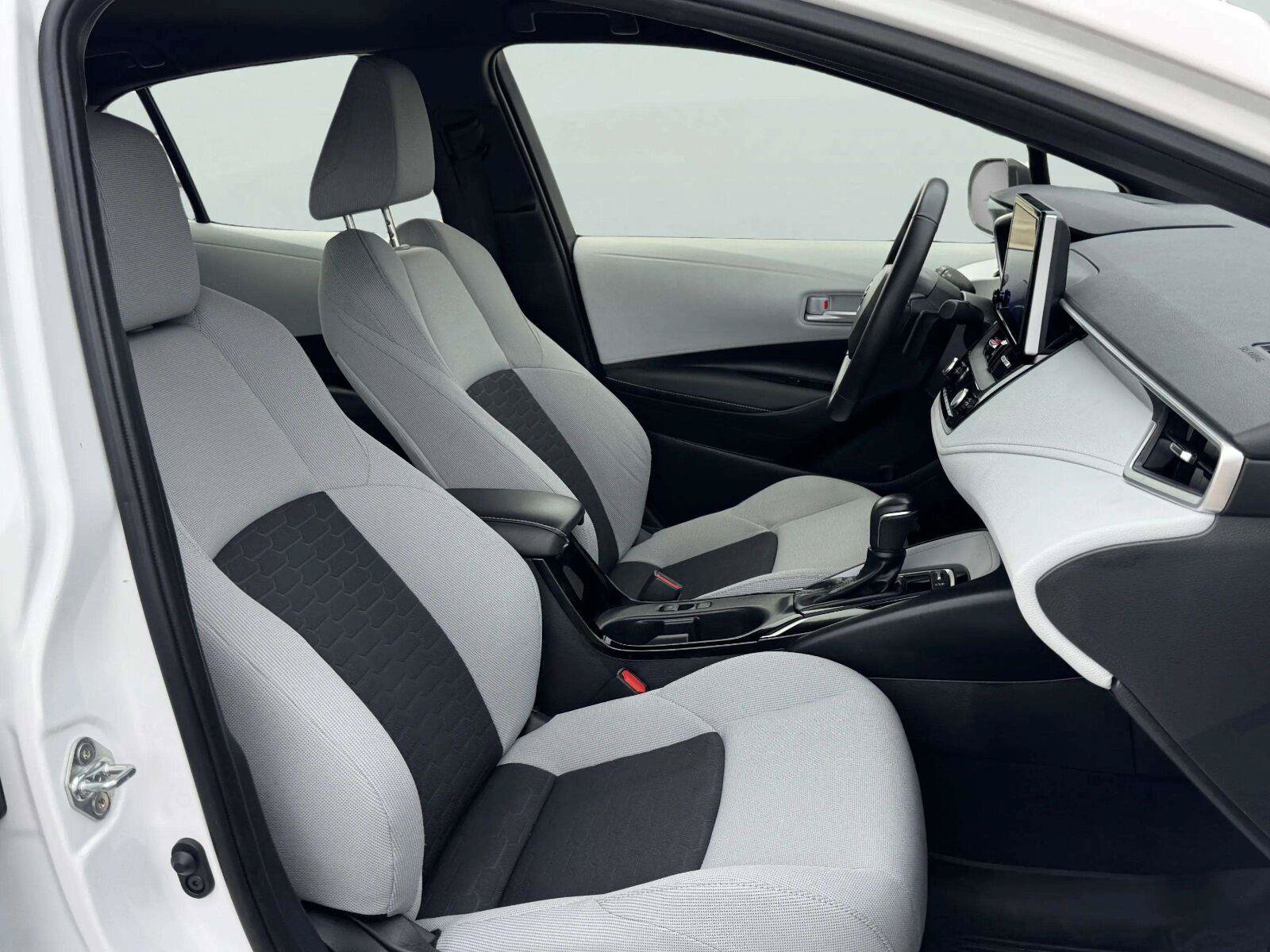 Used 2024 Toyota Corolla SE FWD image 42