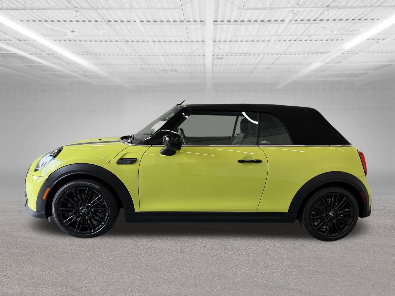 Used 2022 MINI Cooper S FWD image 2