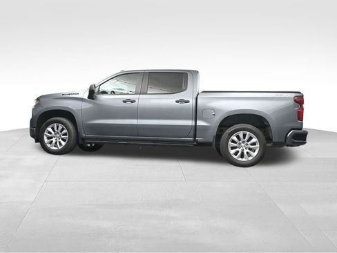 Used 2020 Chevrolet Silverado 1500 Custom w/ Custom Value Package image 11