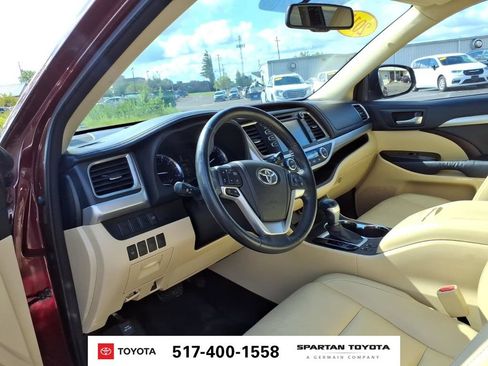 Used 2015 Toyota Highlander XLE FWD image 14