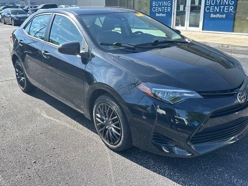 Used 2017 Toyota Corolla LE w/ Carpet Mat Package (TMS) FWD image 5
