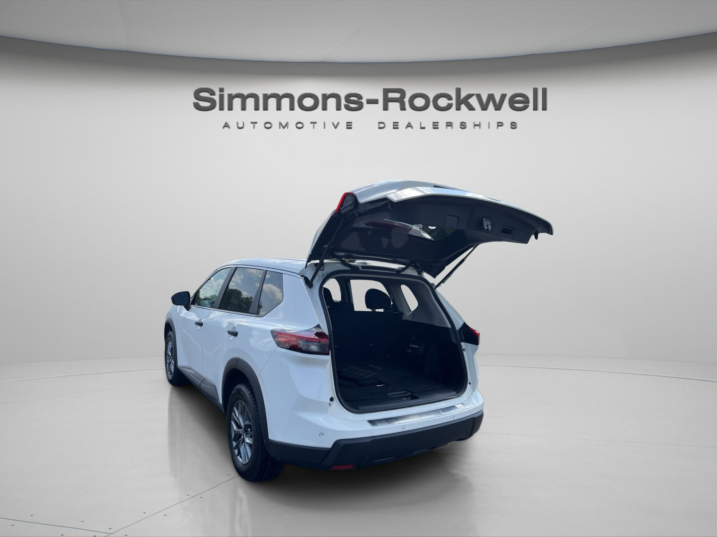 Used 2024 Nissan Rogue S AWD/4WD image 9