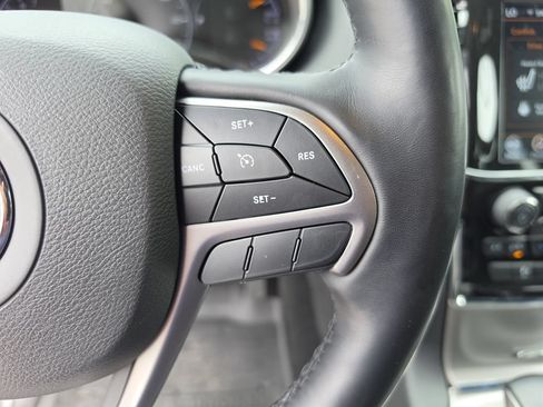 Used 2022 Jeep Grand Cherokee Laredo X RWD image 29