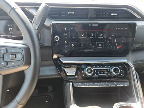 Used 2025 GMC Sierra 2500 Denali w/ Denali Reserve Package AWD/4WD image 17
