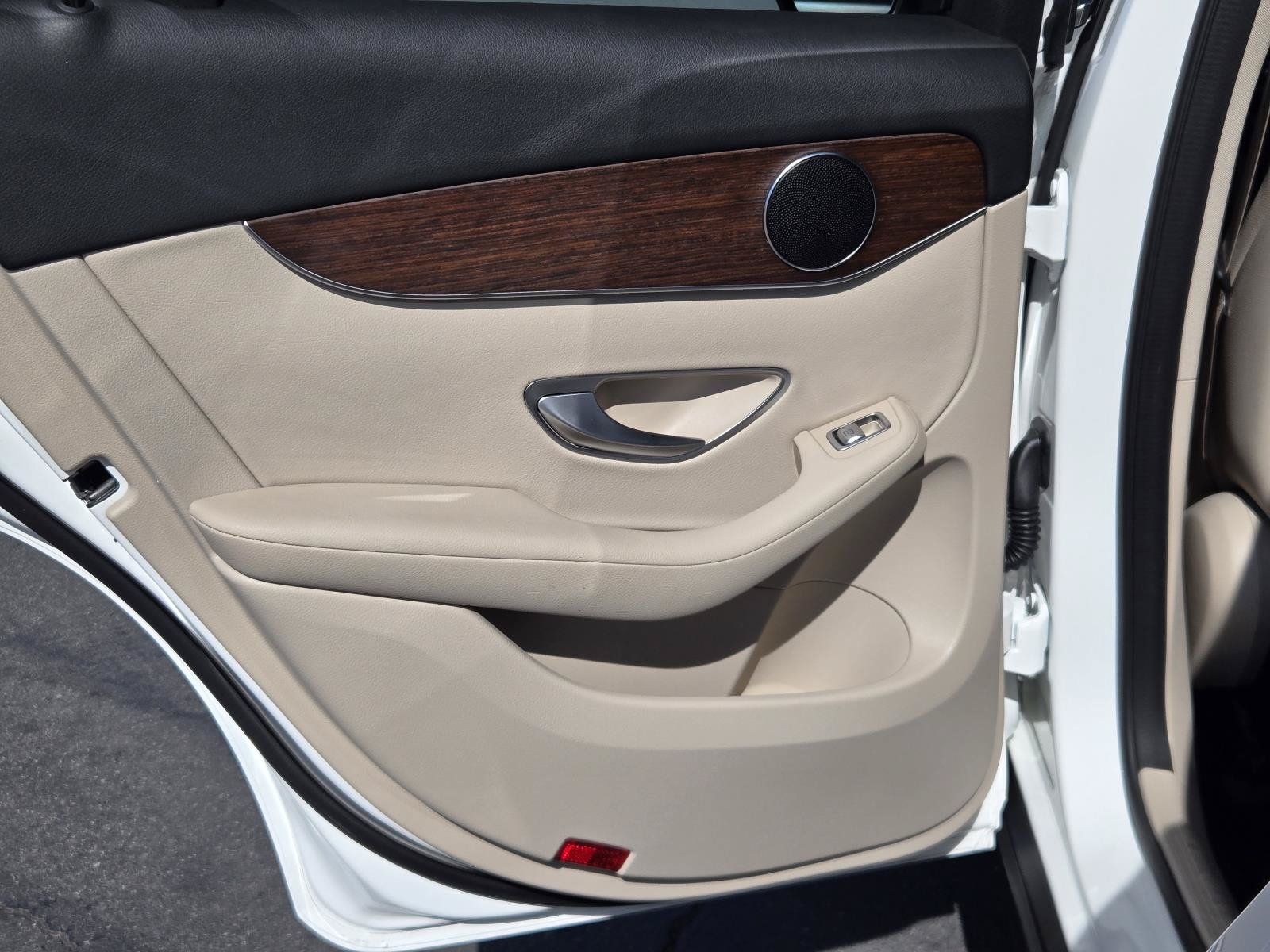 Used 2022 Mercedes-Benz GLC 300 w/ Premium Package Lite image 21