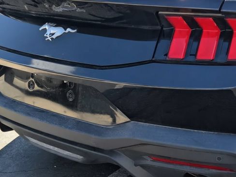 Used 2025 Ford Mustang Coupe RWD image 5