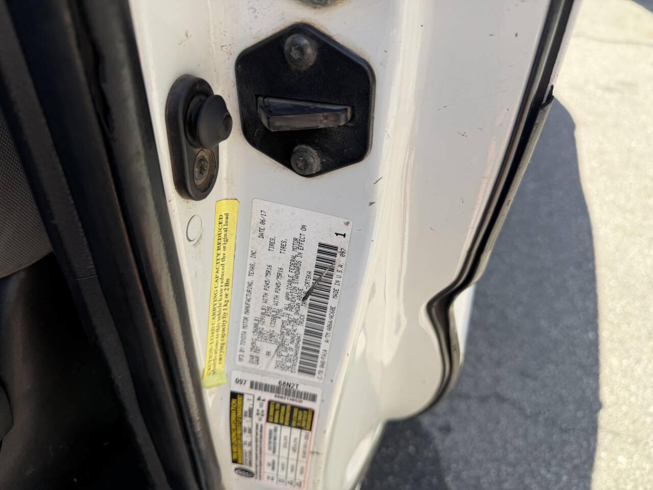 Used 2017 Toyota Tacoma SR RWD image 11