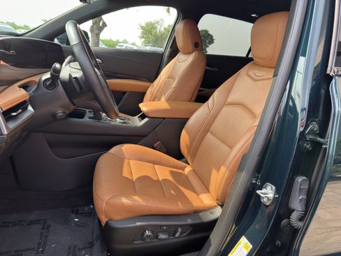 Used 2025 Cadillac XT4 Sport AWD/4WD image 18