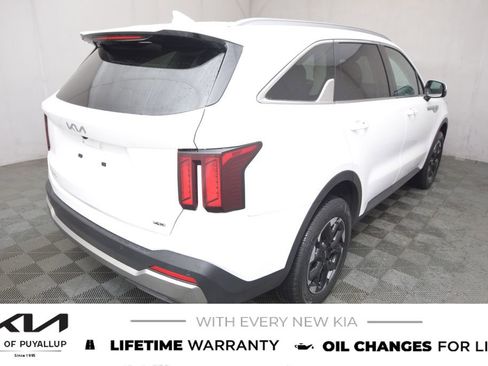 New 2026 Kia Sorento S image 5