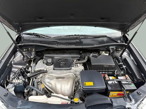 Used 2014 Toyota Camry XLE w/ Leather Package FWD image 18