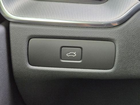 New 2026 Volvo XC60 B5 Ultra w/ Protection Package Premier image 25