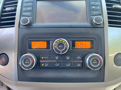 Used 2014 Nissan Frontier SL w/ SL Moonroof Package AWD/4WD image 15