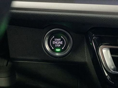 Certified 2025 Chevrolet Traverse LT image 22