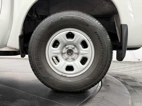 Used 2022 Nissan Frontier S w/ Technology Package image 12