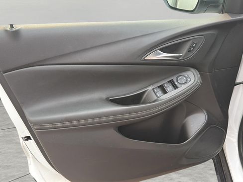 Used 2024 Buick Encore GX Sport Touring AWD/4WD image 19