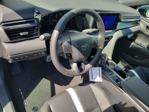New 2026 Toyota Camry SE w/ Convenience Package FWD image 7
