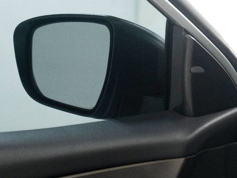 Used 2022 Nissan Rogue Sport S image 11